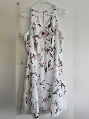 Floral Sleeveless White Midi Dress with Soft Pink Bloom Size 14